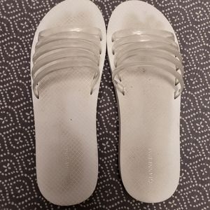 Gianna Bini White Slide-On Sandle